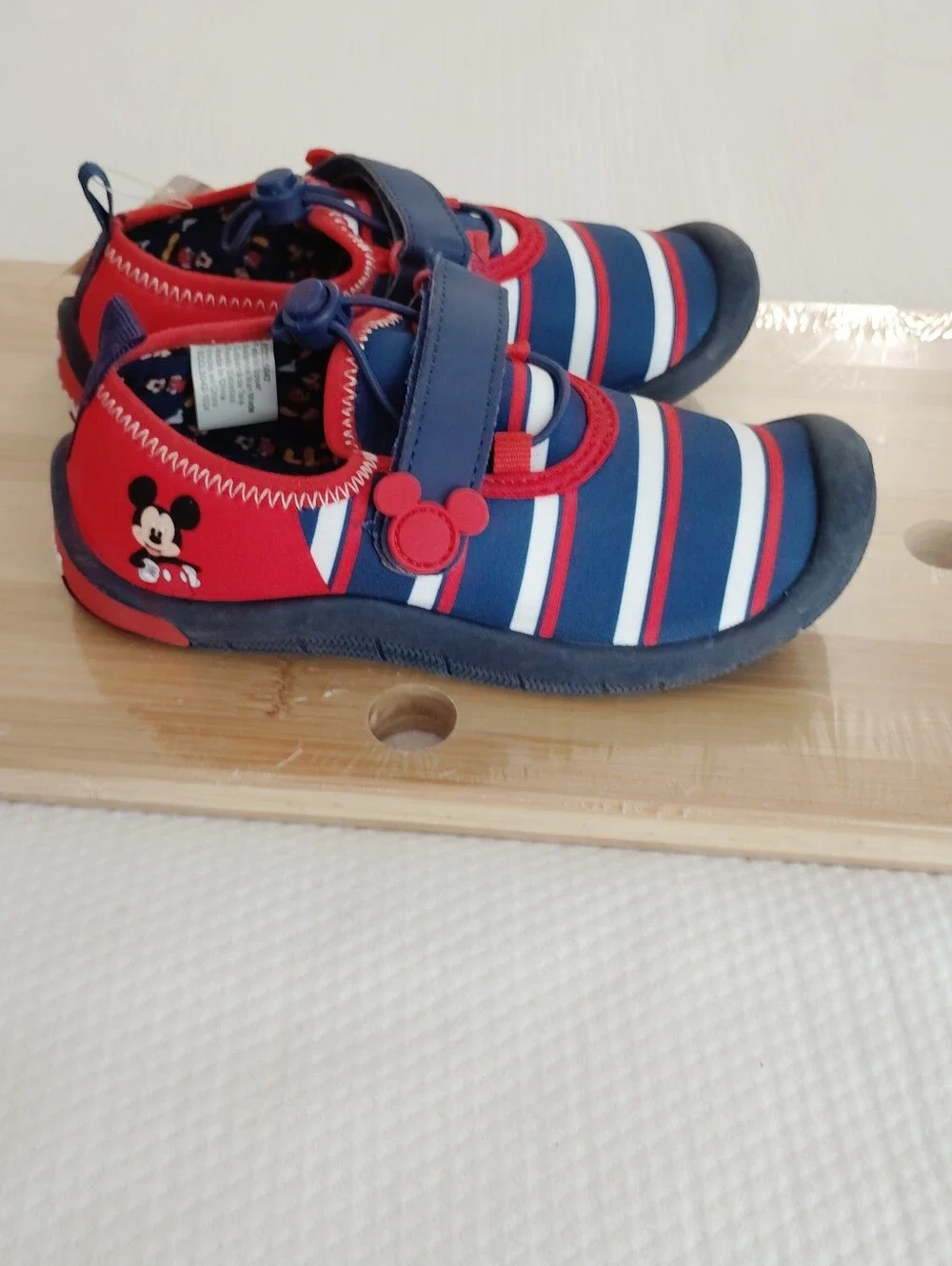 BOYS SIZE 11/12 DISNEY JUNIOR MICKEY MOUSE WATER SHOES